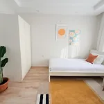 Апартаменты Yeni Modern Daire-old Town-1000mbps-central